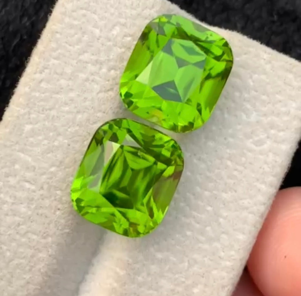 Loose peridot pairs 