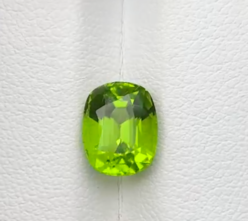 3.20 ct Natural Pakistani Peridot – VVS Cushion Cut Loose Gemstone