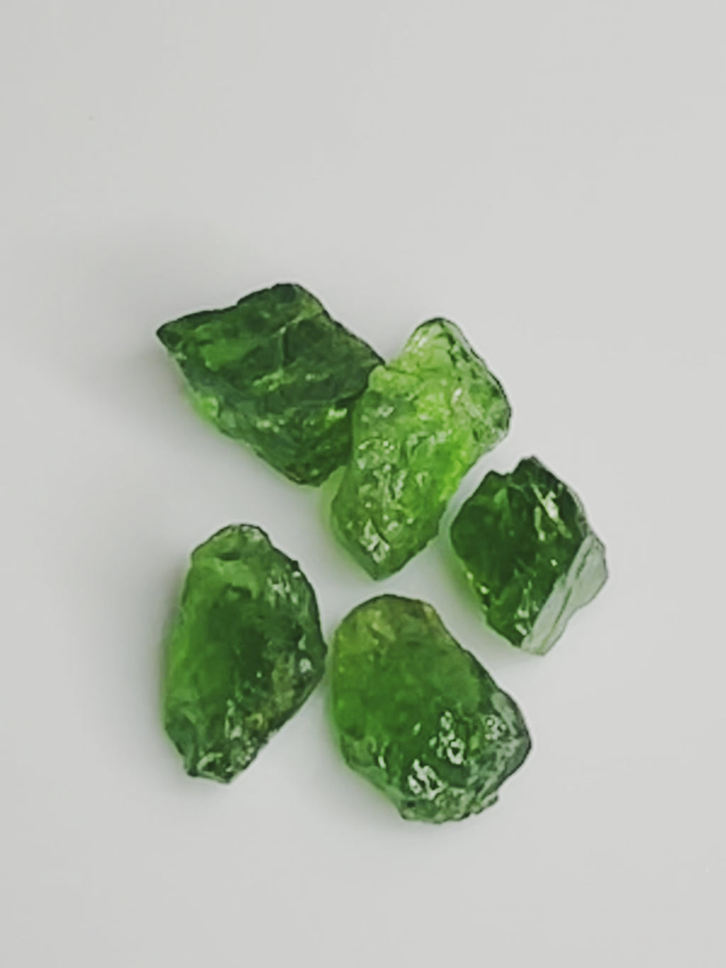 27 carats Natural Raw Tsavorite Garnets for Faceting