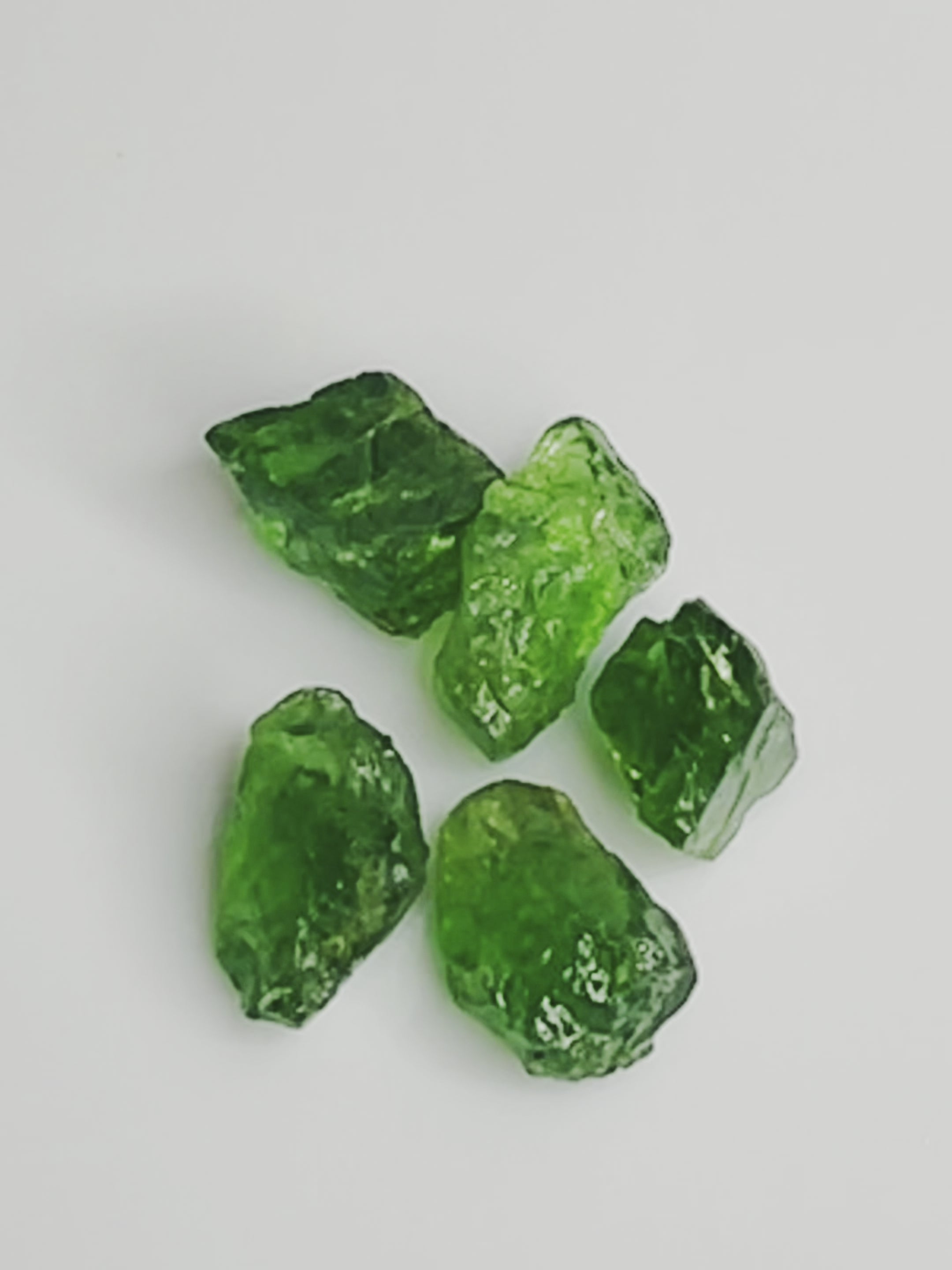 27 carats Natural Raw Tsavorite Garnets for Faceting